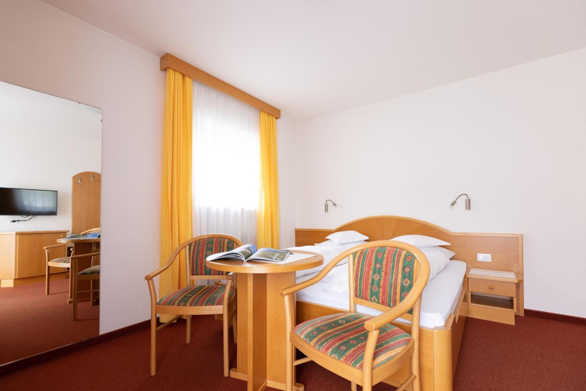Garni Juval Hotell Tirol Eksteriør bilde